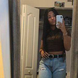 Meet your Posher, Camila